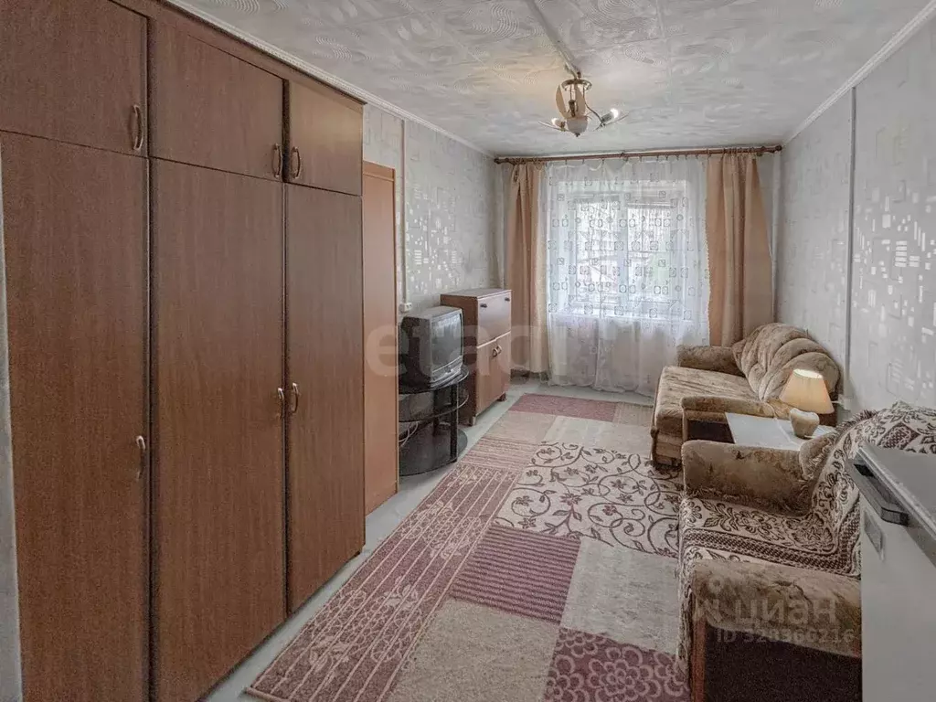 Комната Псковская область, Псков ул. Киселева, 8 (13.1 м) - Фото 1