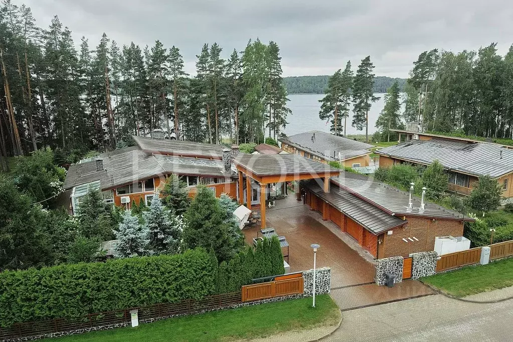 Дом в Ленинградская область, Приозерский район, Громовское с/пос, пос. ... - Фото 1