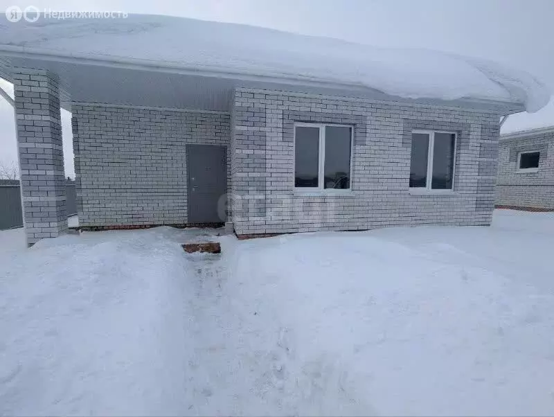 Дом в посёлок Новогусельский, территория СХПК Аграрник (98 м) - Фото 1