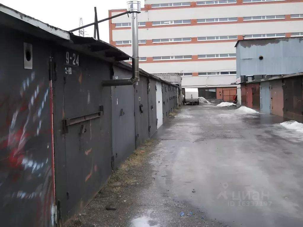 Гараж в Санкт-Петербург Стародеревенская ул., 13Б (18 м) - Фото 1