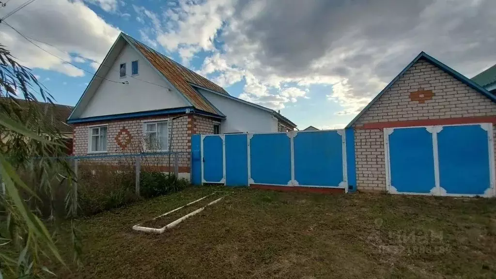 Дом в Оренбургская область, пос. Новосергиевка ул. Полевая, 13 (104 м) - Фото 0