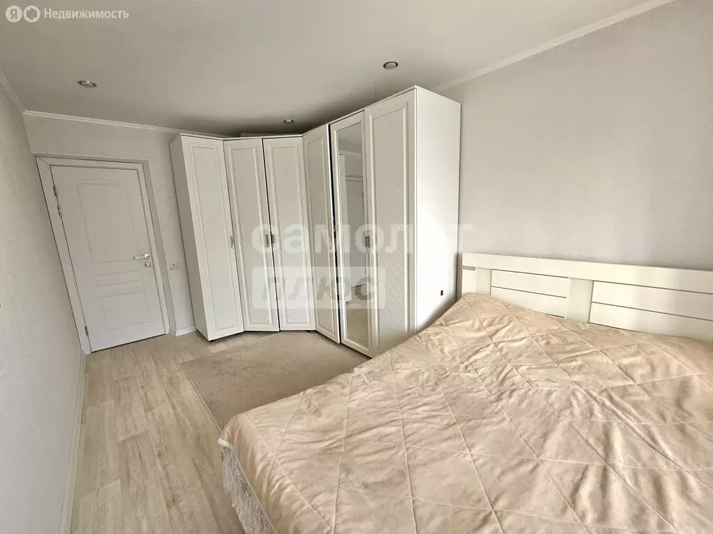 4-комнатная квартира: Октябрьский, 34-й микрорайон, 8А (77.3 м) - Фото 1