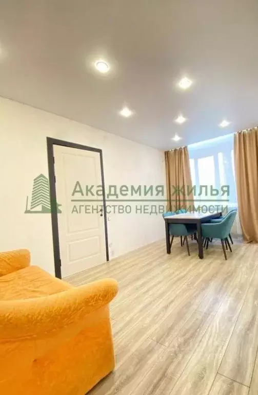 2-к кв. Саратовская область, Саратов ул. Танкистов, 205 (37.6 м) - Фото 1