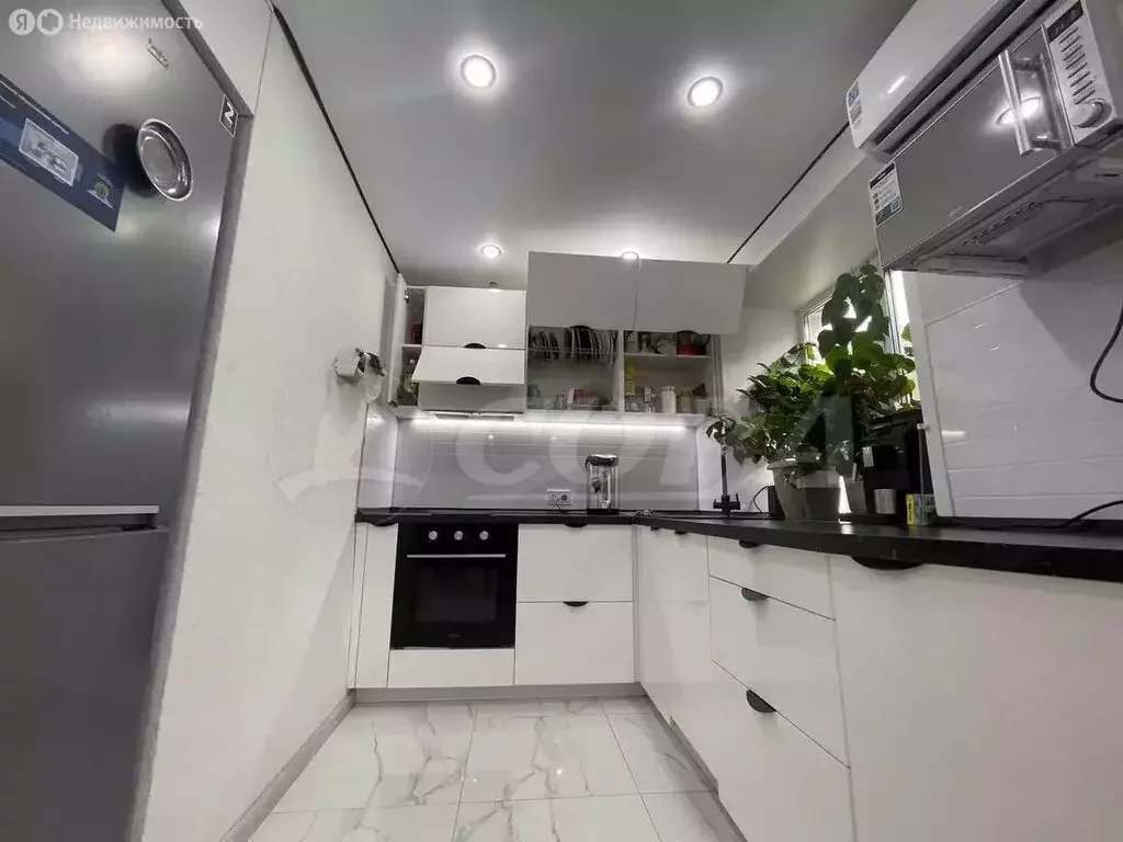 3-комнатная квартира: Тюмень, Одесская улица, 57 (55 м) - Фото 1