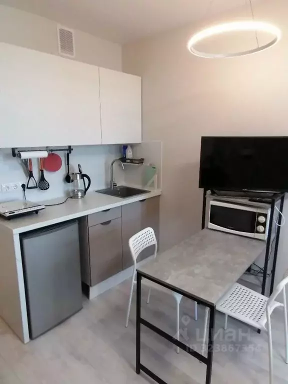 Студия Свердловская область, Екатеринбург ул. Новостроя, 7 (23.0 м) - Фото 1