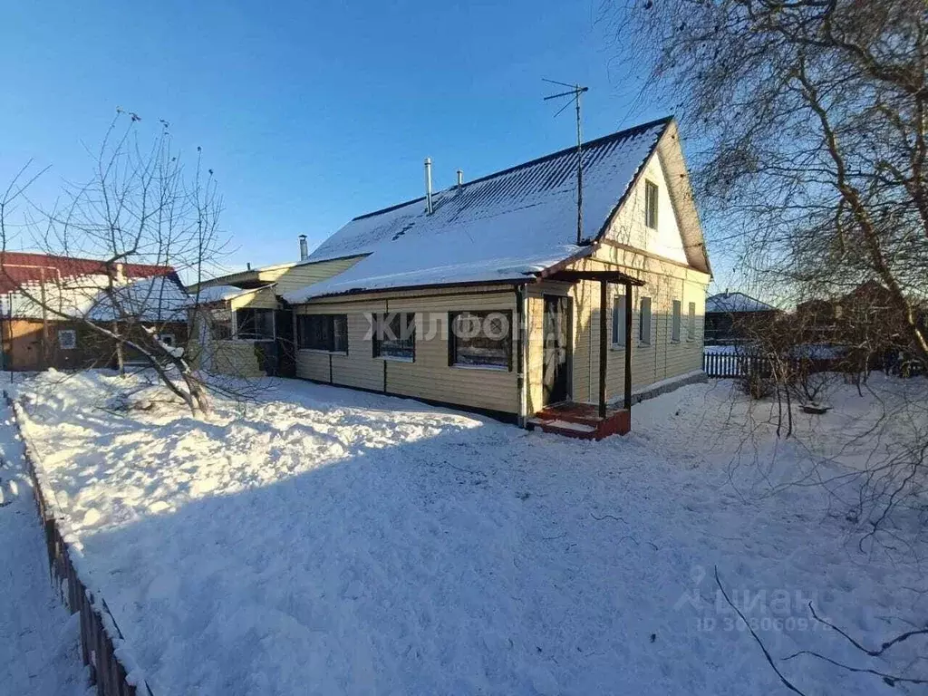 Дом в Алтайский край, Барнаул городской округ, с. Лебяжье ул. Школьная ... - Фото 0