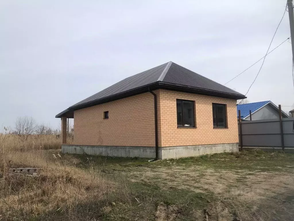 Дом в Краснодарский край, Темрюк пос. Комсомольский, пер. Водный (80 ... - Фото 1