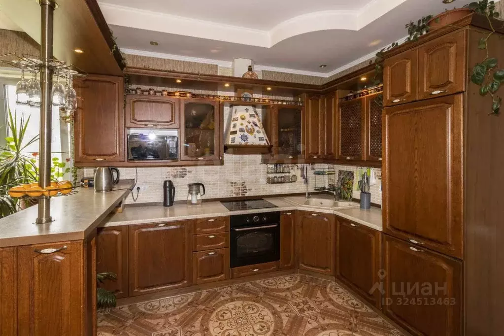 Дом в Тюменская область, Тюмень Энтузиастов мкр, ул. Уватская (220 м) - Фото 1