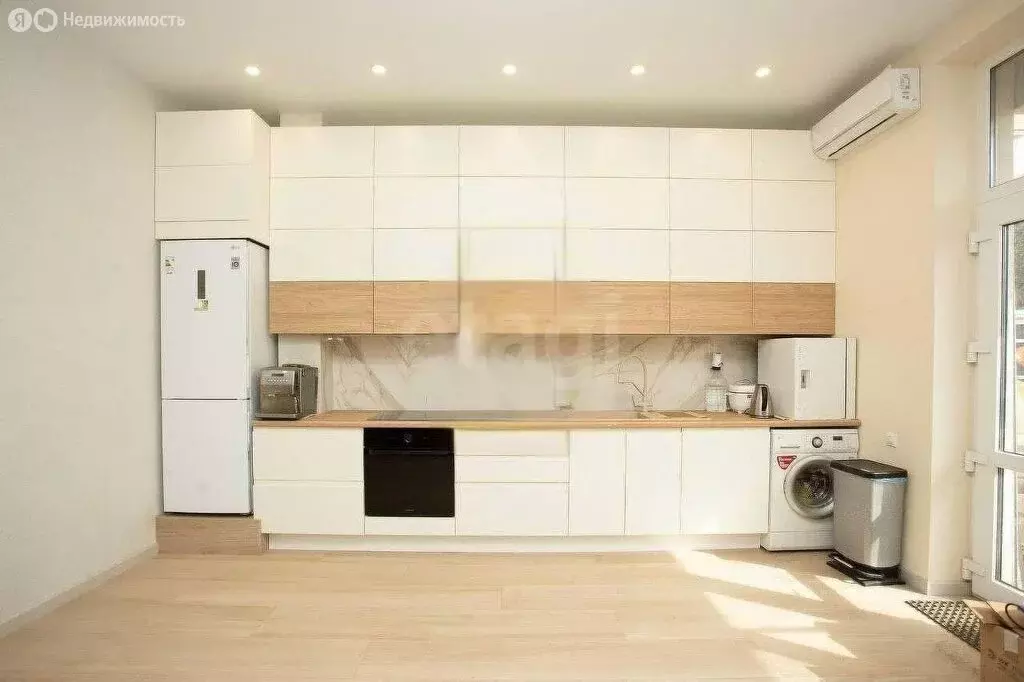 2-комнатная квартира: Севастополь, улица Челюскинцев, 57/2 (65 м) - Фото 1