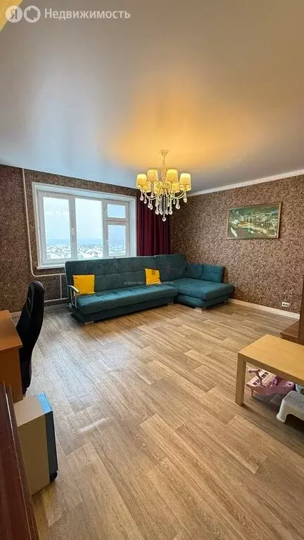 3-комнатная квартира: Нижнекамск, улица Сююмбике, 9 (67 м) - Фото 1