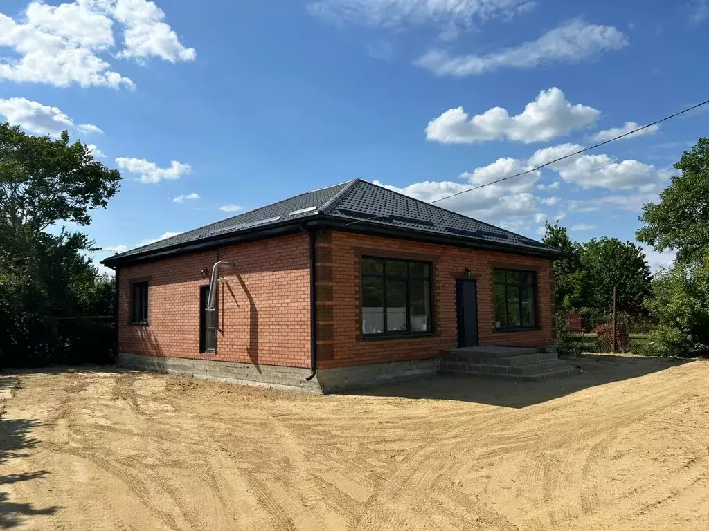 Дом в Краснодарский край, Тихорецк Крутая ул., 27 (100 м) - Фото 1