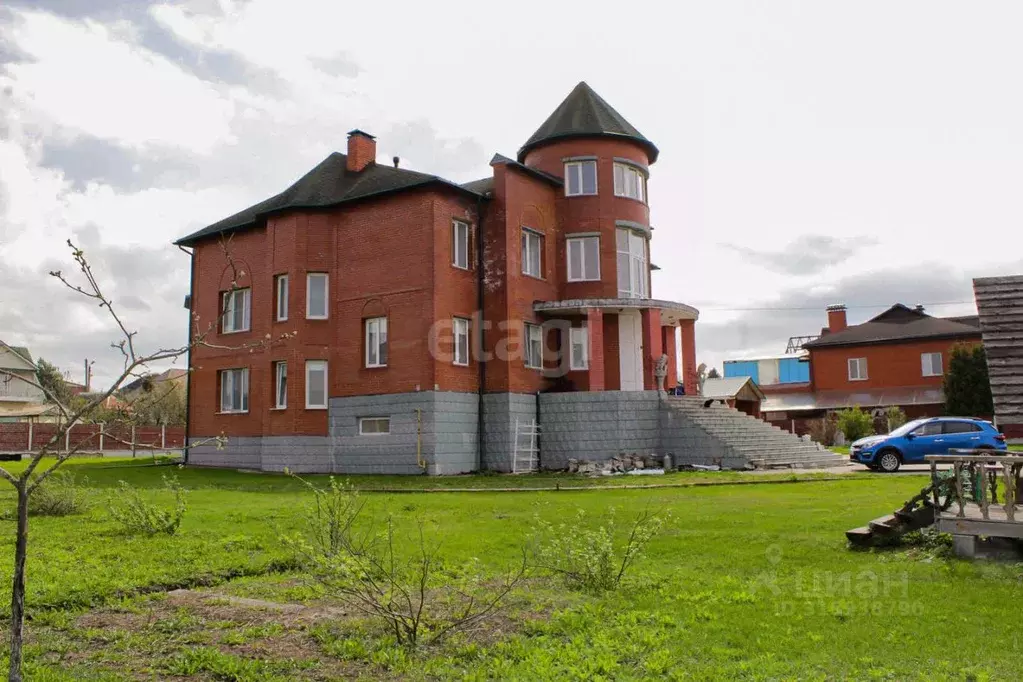 Дом в Калужская область, Малоярославецкий район, Маклино с/пос, с. ... - Фото 1