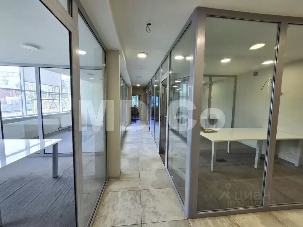 Офис в Московская область, Одинцовский городской округ, Новоивановское ... - Фото 1