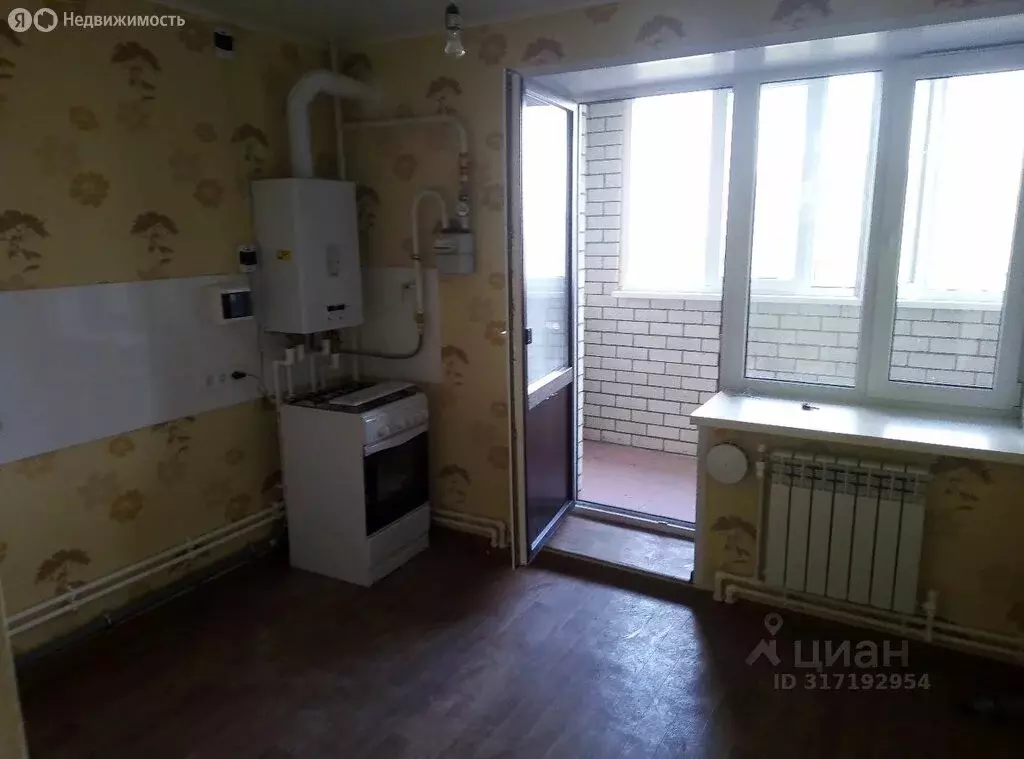 1-комнатная квартира: Губкин, Севастопольская улица, 111 (43 м) - Фото 1