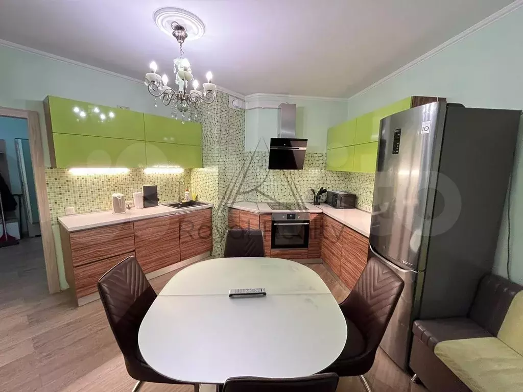 3-к. квартира, 90 м, 10/18 эт. - Фото 0