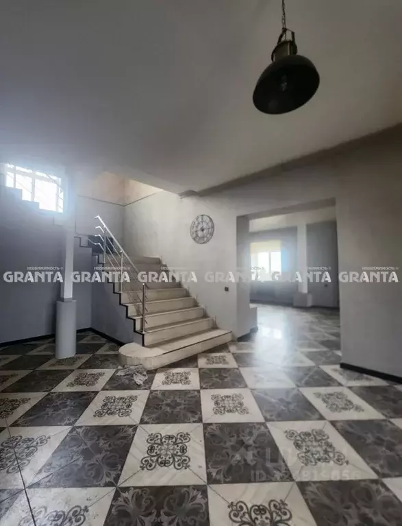 Дом в Красноярский край, Красноярск 3-я Продольная ул., 37с1 (391 м) - Фото 2