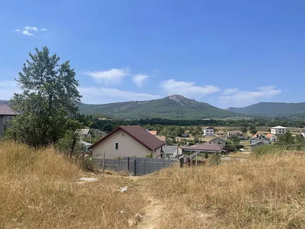 Участок в Севастополь с. Орлиное, ул. Ласпинская (15.0 сот.) - Фото 0