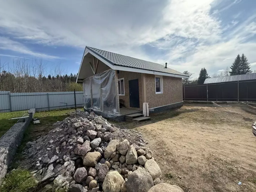 Дом в Ленинградская область, Выборгский район, Первомайское с/пос, ... - Фото 1