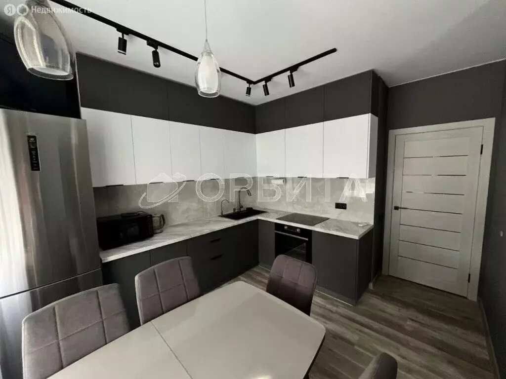 3-комнатная квартира: Тюмень, улица Фармана Салманова, 23 (62.8 м) - Фото 2