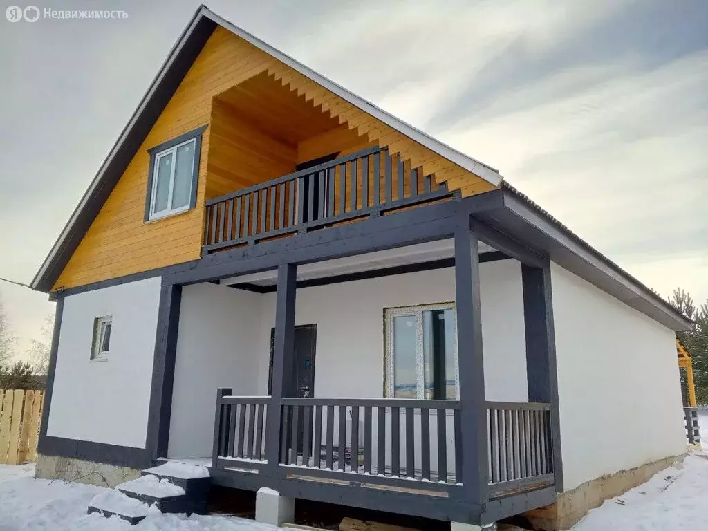 Дом в деревня Карлук, улица Александра Вампилова, 32 (180 м) - Фото 1