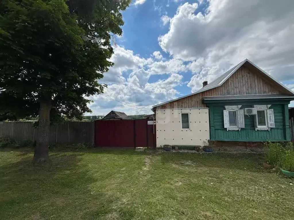Дом в Брянская область, Новозыбковский городской округ, с. Шеломы ул. ... - Фото 1