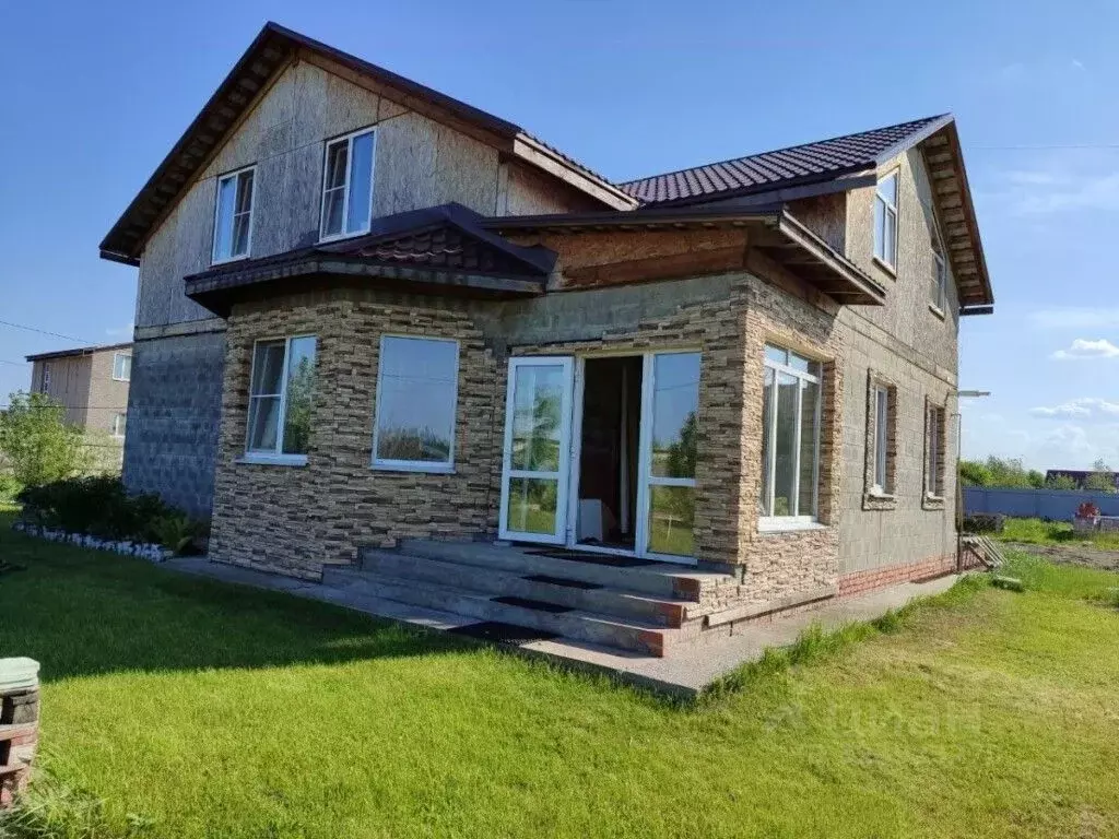 Дом в Омская область, Омский район, Богословское с/пос, с. ... - Фото 1