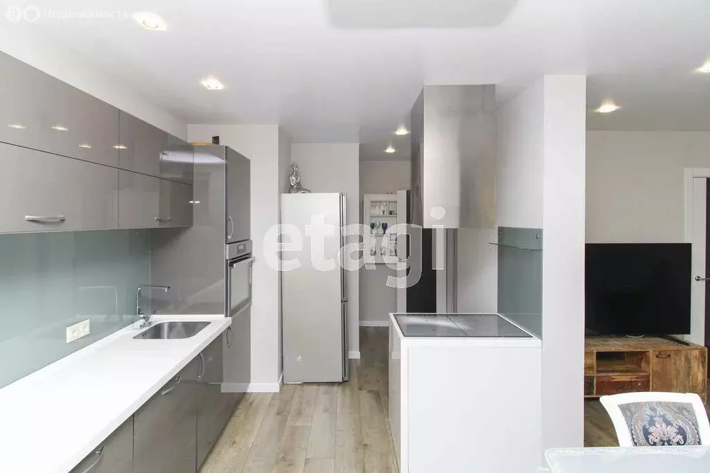 3-комнатная квартира: Тюмень, улица 50 лет Октября, 57Ак1 (79.1 м) - Фото 2