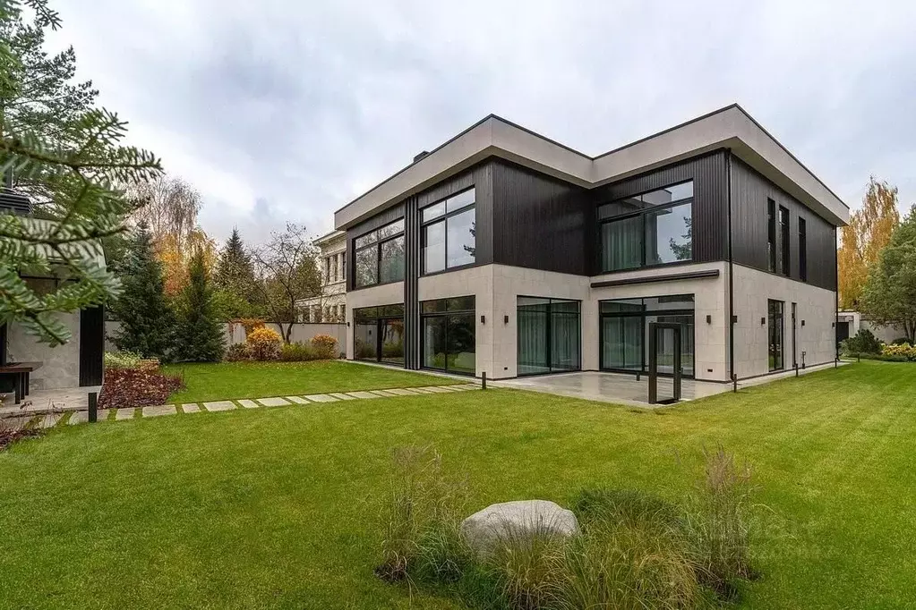 Коттедж в Московская область, Одинцовский городской округ, д. Жуковка, ... - Фото 1