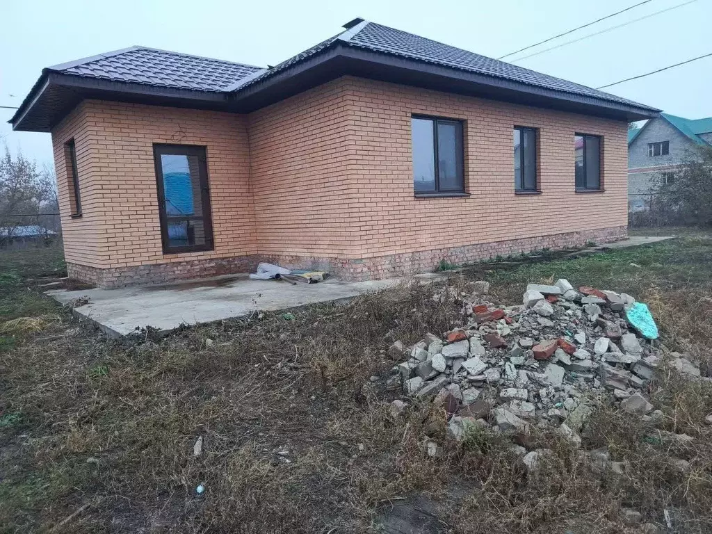 Дом в Саратовская область, Маркс ул. 2-я Прибрежная, 7 (105 м) - Фото 1