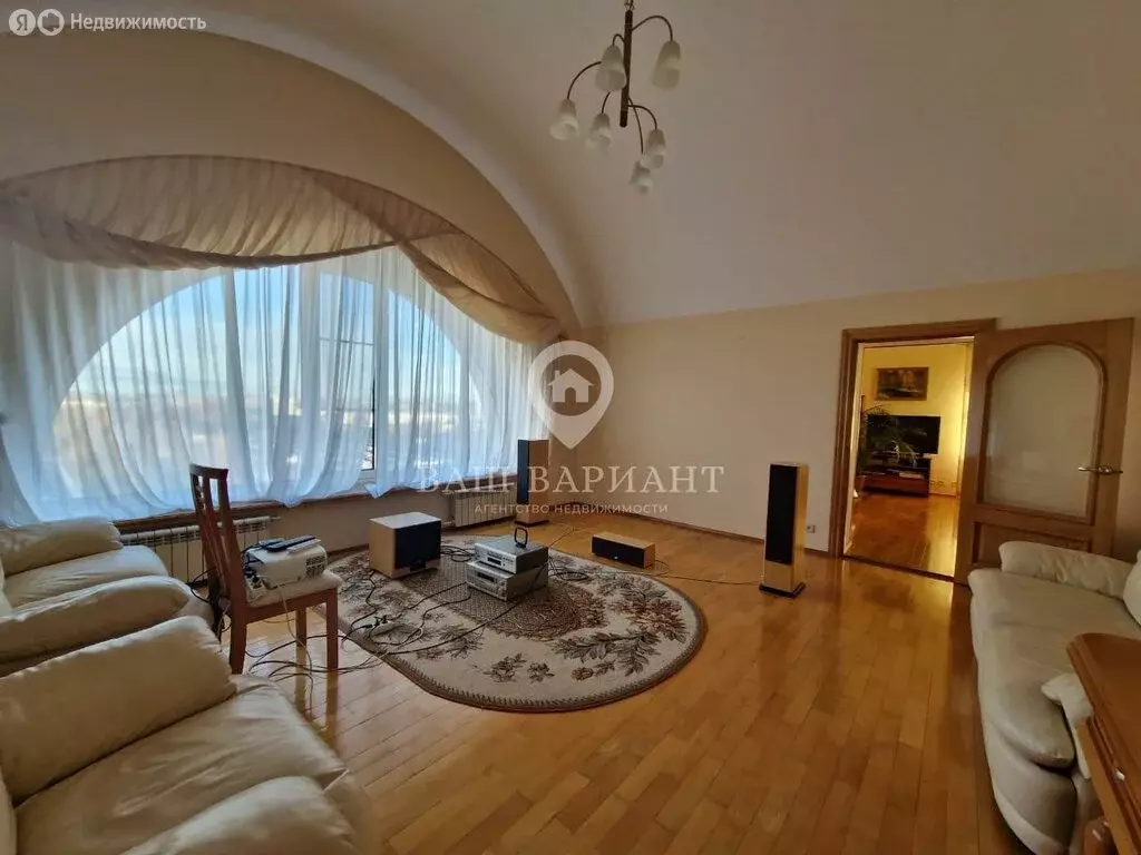 6-комнатная квартира: Рыбинск, проспект Ленина, 152 (250 м) - Фото 0