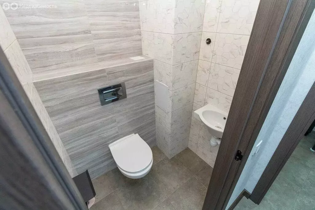 2-комнатная квартира: деревня Дударева, Тюменская улица, 1к1 (59.1 м) - Фото 1