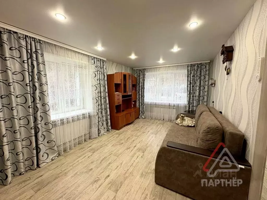 1-к кв. Ульяновская область, Димитровград ул. Куйбышева, 315 (31.5 м) - Фото 1