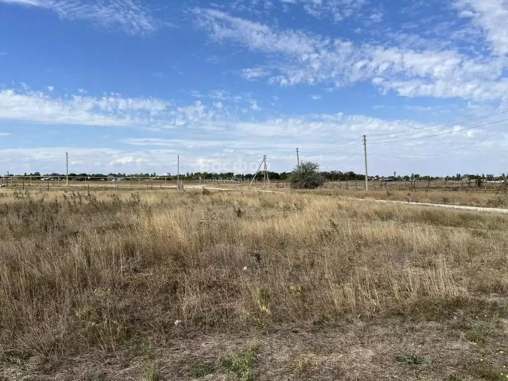 Участок в Крым, Кировский район, с. Яркое Поле ул. Высоцкого (15.0 ... - Фото 1