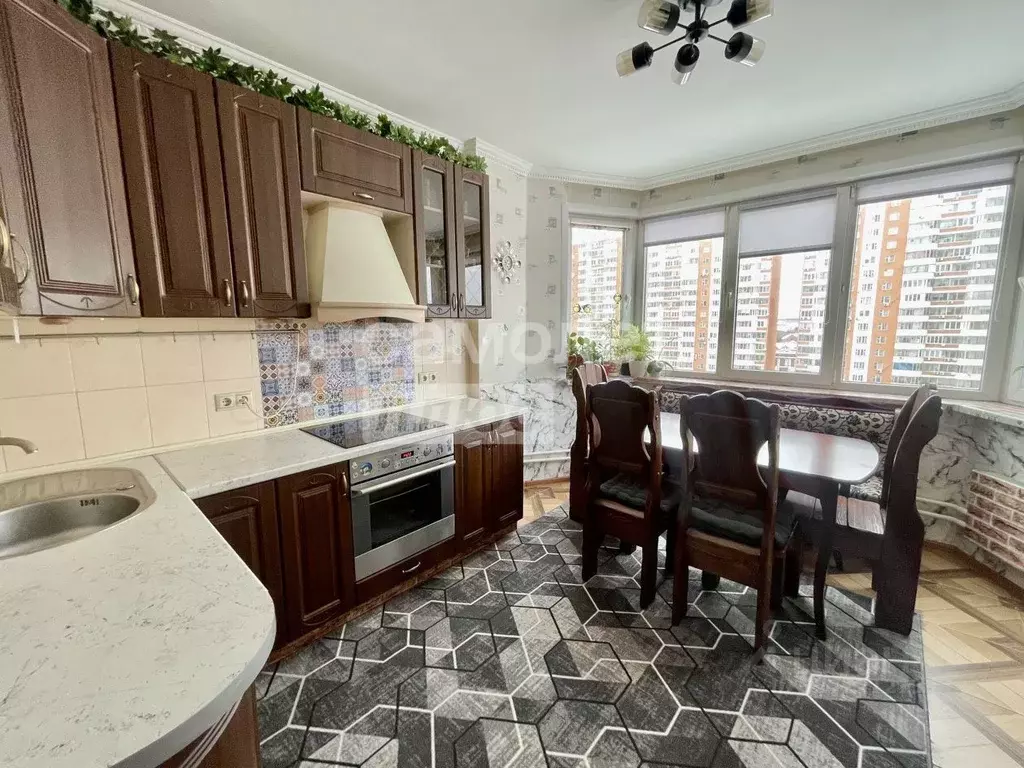 3-к кв. Московская область, Лобня ул. Физкультурная, 6 (76.0 м) - Фото 0