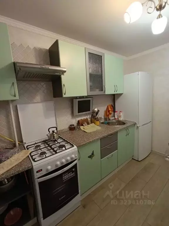 3-к кв. Татарстан, Казань ул. Сафиуллина, 50 (68.0 м) - Фото 0