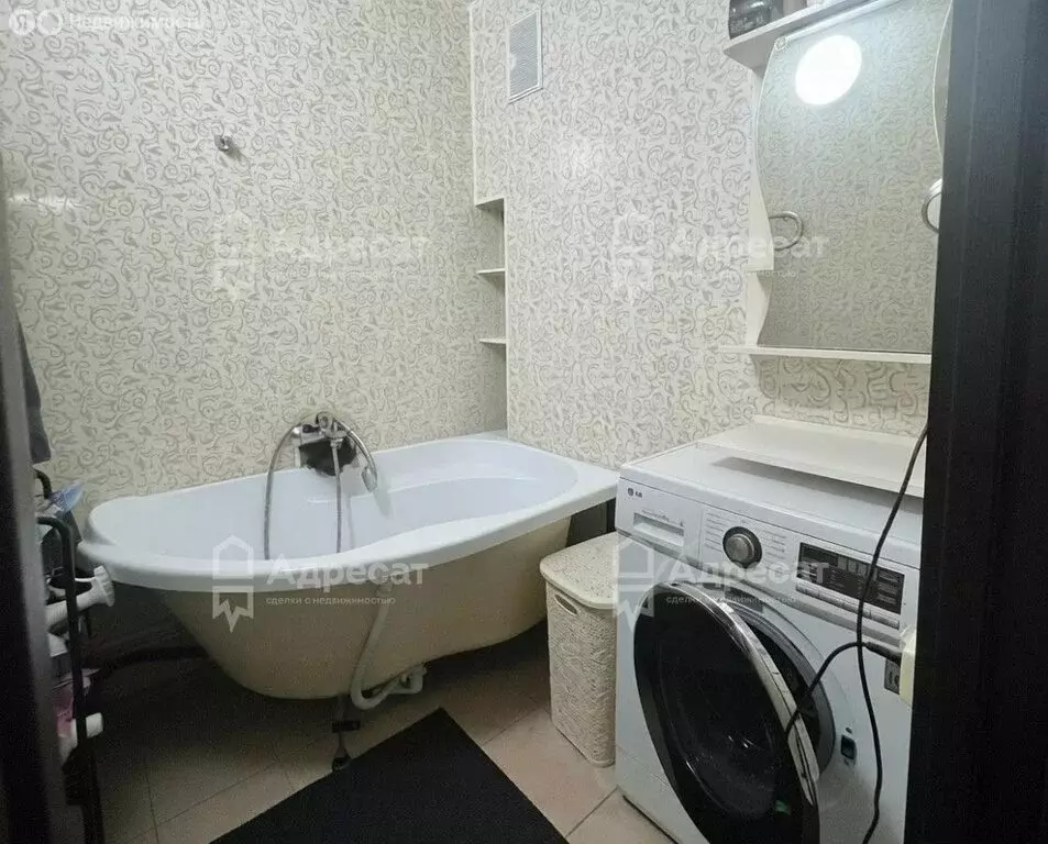 3-комнатная квартира: Волгоград, улица Янки Купалы, 60 (70 м) - Фото 1