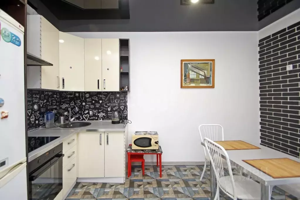 2-к кв. Омская область, Омск ул. Красный Путь, 143к6 (61.5 м) - Фото 1