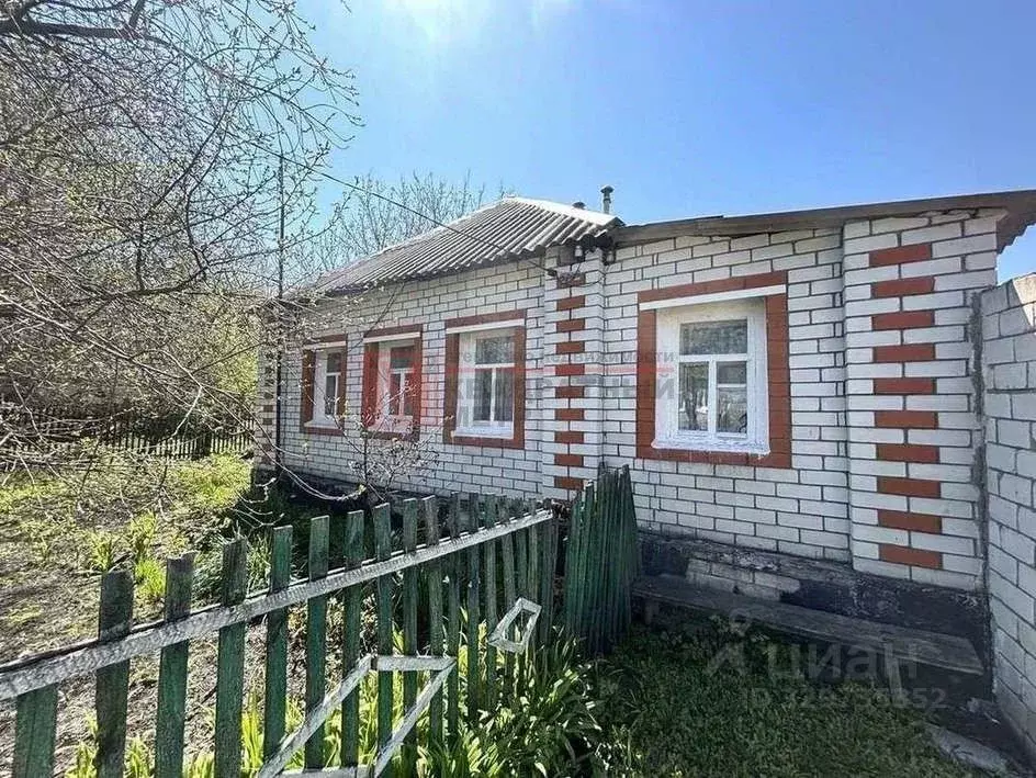 Дом в Белгородская область, Старооскольский городской округ, с. ... - Фото 1