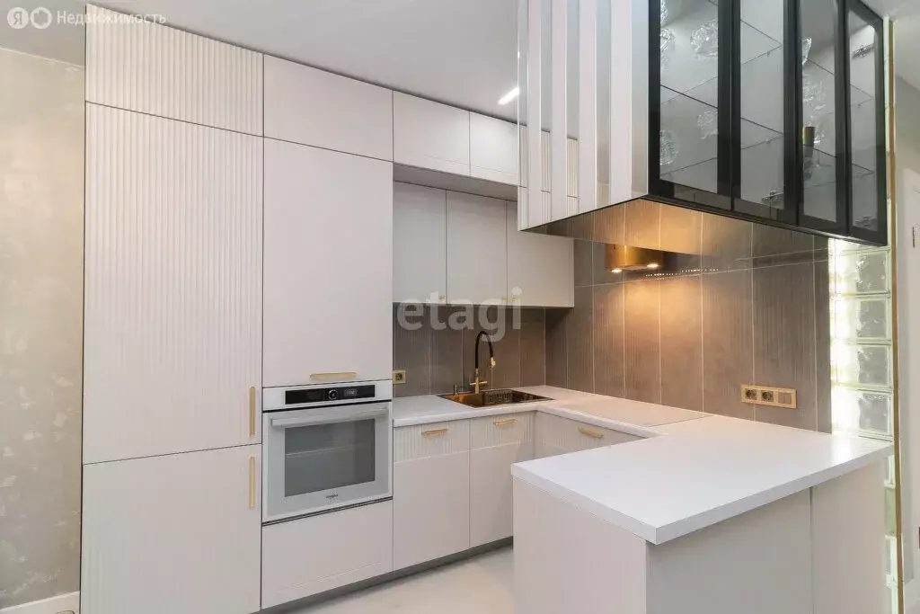 2-комнатная квартира: Тюмень, улица Вадима Бованенко, 4 (58.5 м) - Фото 2