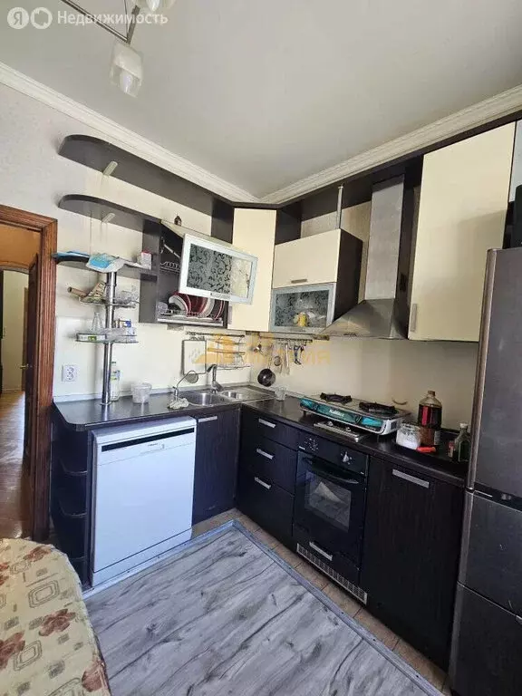 3-комнатная квартира: Южно-Сахалинск, улица Ленина, 299 (64 м) - Фото 1