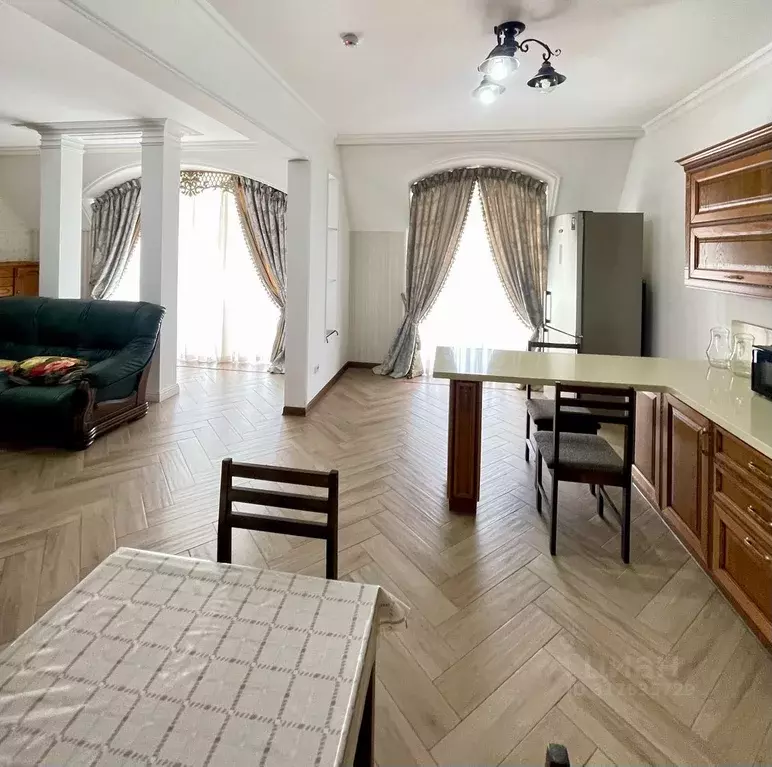 4-к кв. Карачаево-Черкесия, Черкесск Октябрьская ул., 309Б (200.0 м) - Фото 0