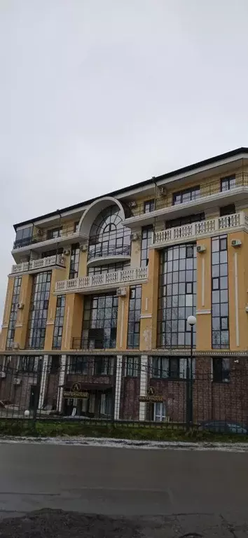 Продается 3-комнатная квартира - Фото 2