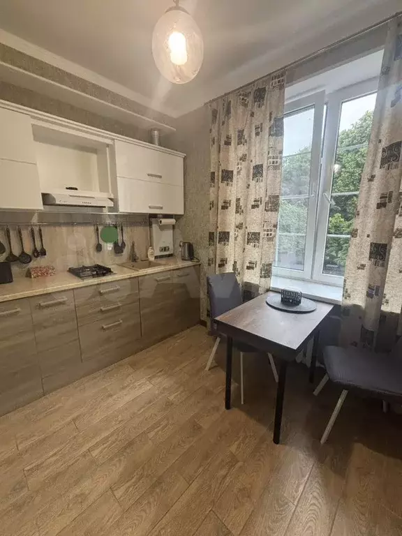 1-к. квартира, 40 м, 2/4 эт. - Фото 0