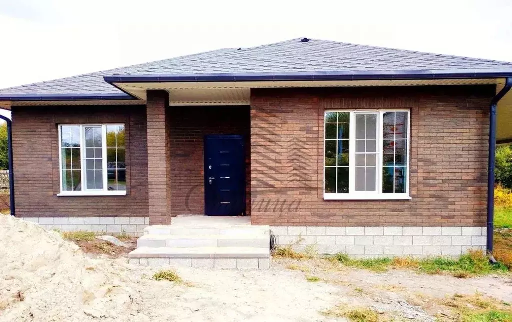 Дом в Белгородская область, Корочанский район, Мелиховское с/пос, с. ... - Фото 1
