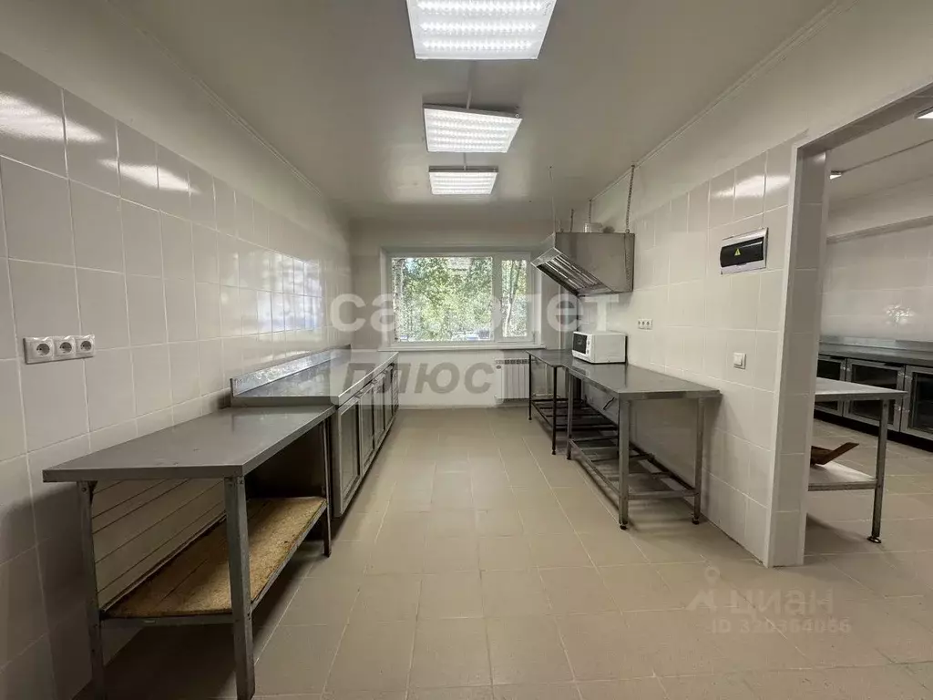 Помещение свободного назначения в Ханты-Мансийский АО, Нижневартовск ... - Фото 1