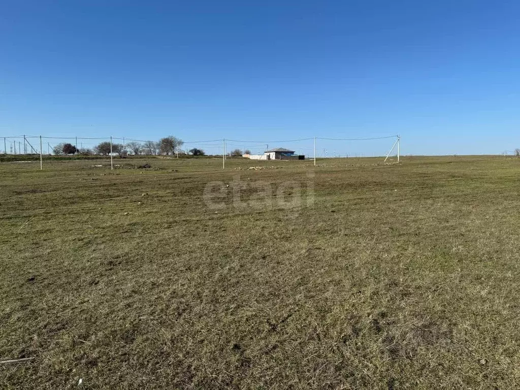 Участок в Крым, Симферопольский район, с. Мирное  (6.1 сот.) - Фото 1