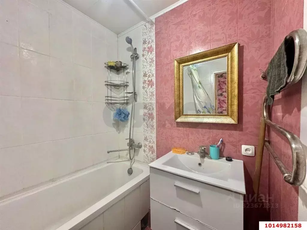 3-к кв. Краснодарский край, Краснодар Комсомольский мкр, ул. 30-й ... - Фото 0