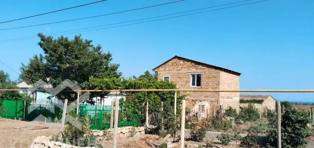 Дом в Крым, Черноморский район, Далековское с/пос, с. Владимировка ул. ... - Фото 1