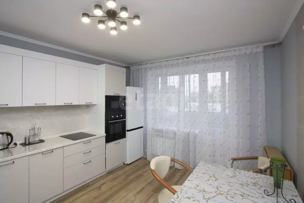 3-к кв. Тюменская область, Тюмень ул. Шиллера, 34 (98.0 м) - Фото 2