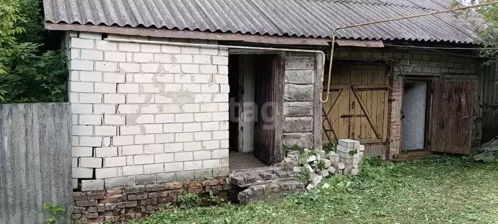 Дом в Белгородская область, Волоконовский район, Ютановское с/пос, с. ... - Фото 1